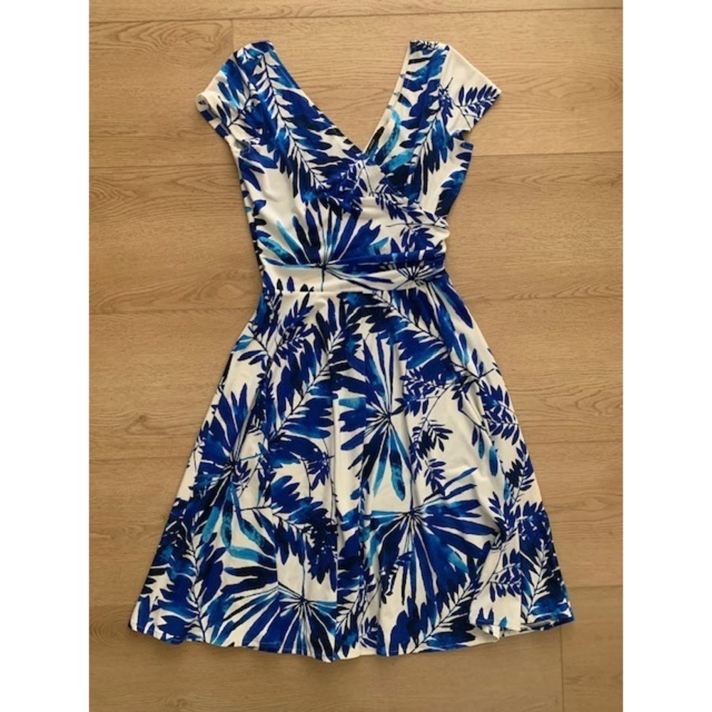 Maggy London Blue White Palm Leaf Print V-Neck Fit and Flare Dress Womens 4